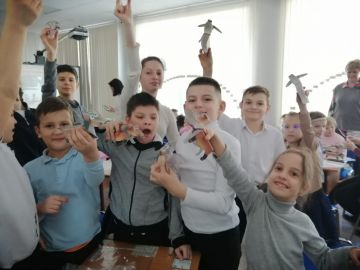 20 февраля в ГКОУ РО Таганрогской школе №1 прошло мероприятие "Каштанка в гостях у ребят"