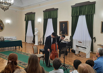 В Литературном музее А.П.Чехова состоялся концерт-лекция Даниила Топольского «Бах. Музыка вселенной»