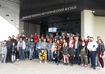 Участники ретроралли посетили музейный комплекс «Самбекские высоты» 