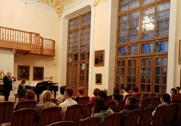 4 декабря в Историко-краеведческом музее (дворец Н.Д. Алфераки) состоялся историко-музыкальный вечер «Соната как признание в любви»