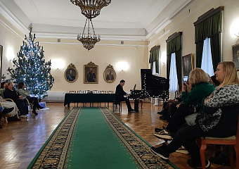 24 и 25 декабря в Литературном музее А.П.Чехова состоялись праздничные концерты-лекции Даниила Топольского «Новогодняя классика. Лучшее».