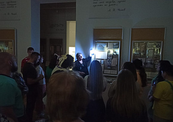 20 мая 2023 года в рамках акции «Ночь музеев» в Литературном музее А.П.Чехова состоялась тематическая экскурсия «Сумерки в музее».