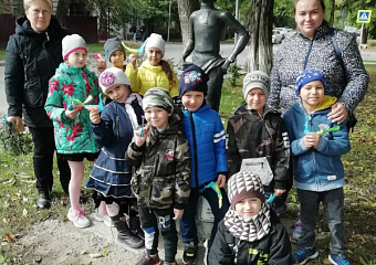 Дети на экскурсии в музее И.Д. Василенко