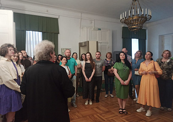 20 мая 2023 года в рамках акции «Ночь музеев» в Литературном музее А.П.Чехова состоялась тематическая экскурсия «Сумерки в музее».