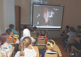 6 июня музей И. Д. Василенко посетили  воспитанники  лагеря дневного пребывания МАОУ " гимназия Мариинская ".